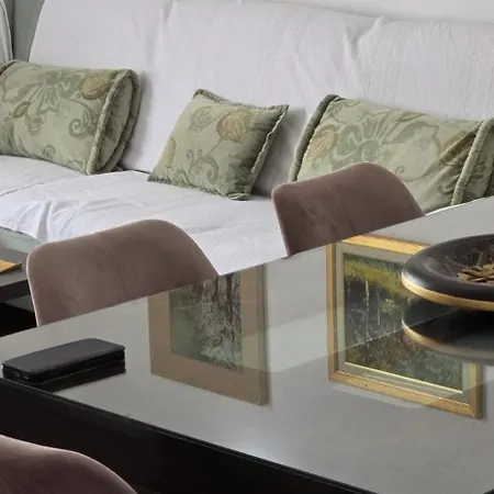 Tea Apartment