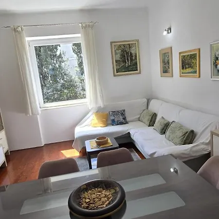 Tea Apartment *